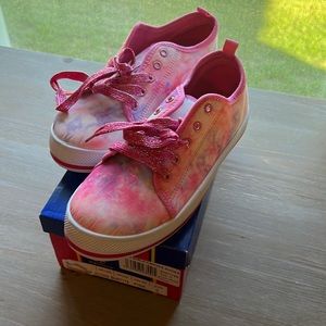 Girls sneakers